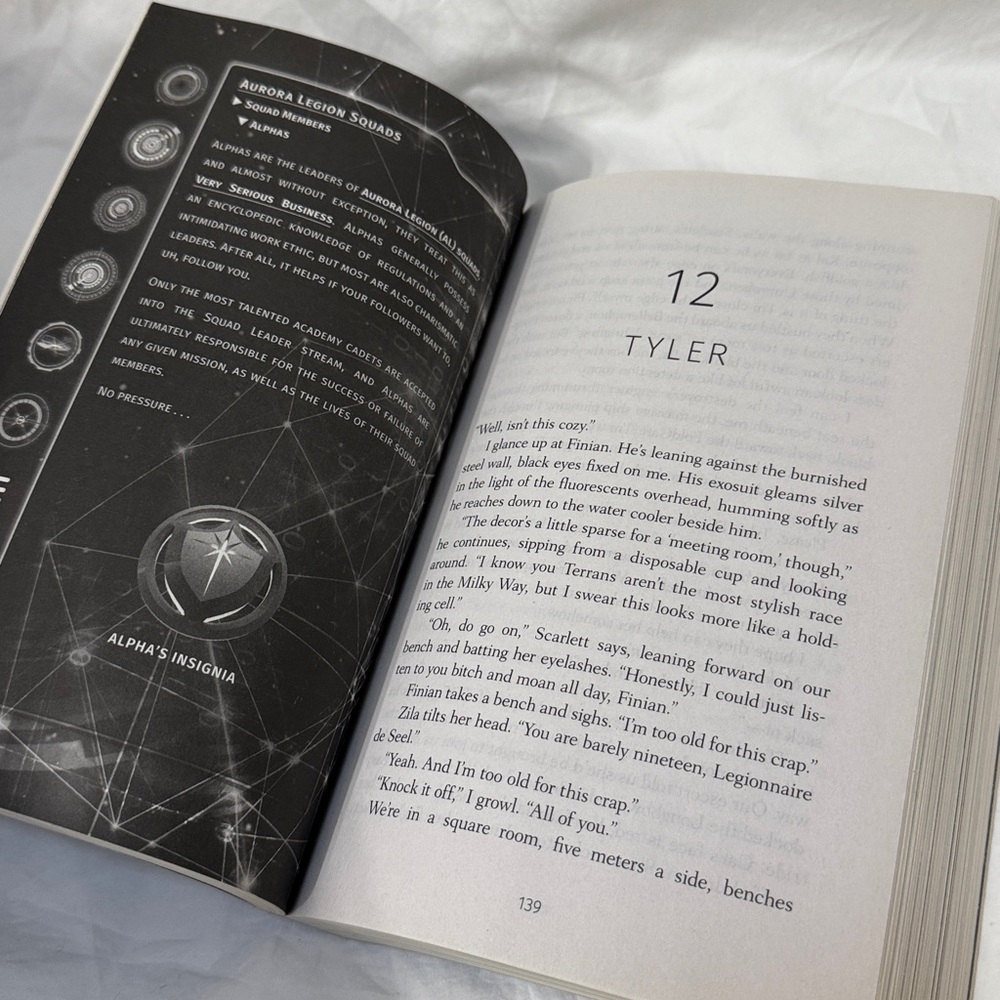 “Aurora Rising” Sci-Fi Fantasy Paperback Book by Amie Kaufman and Jay Kristoff - Picture 9 of 11